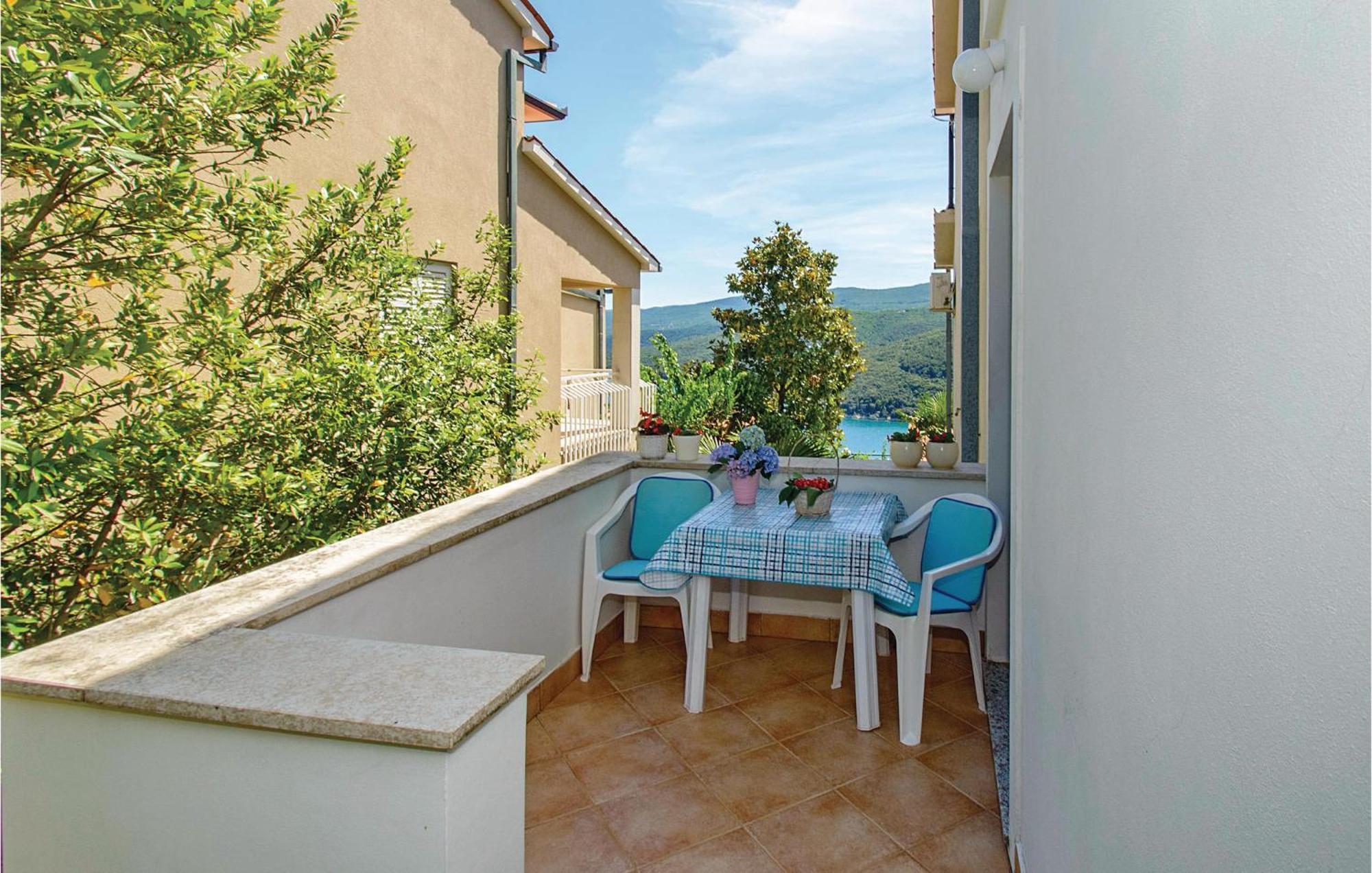 Beautiful Apartment In Rabac With Kitchen Zewnętrze zdjęcie