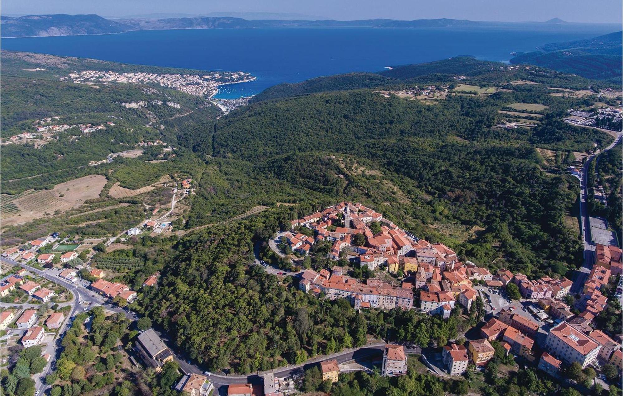 Beautiful Apartment In Rabac With Kitchen Zewnętrze zdjęcie